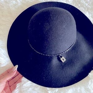 BCBGeneration Black 100% Wool Round Floppy Adjustable Hat OS